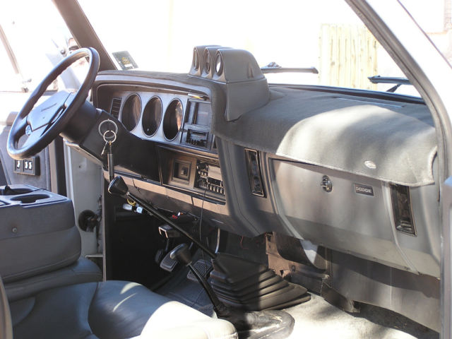 1993 Dodge Ram 3500 LE - photo 8