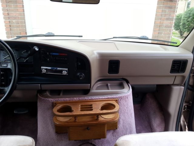 1993 Ford Econoline Conversion Van Stunning Low Miles - photo 12