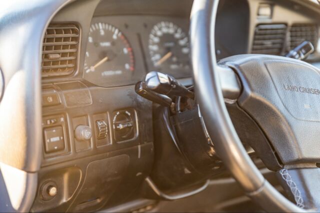 1993 Toyota Land Cruiser VX - photo 2