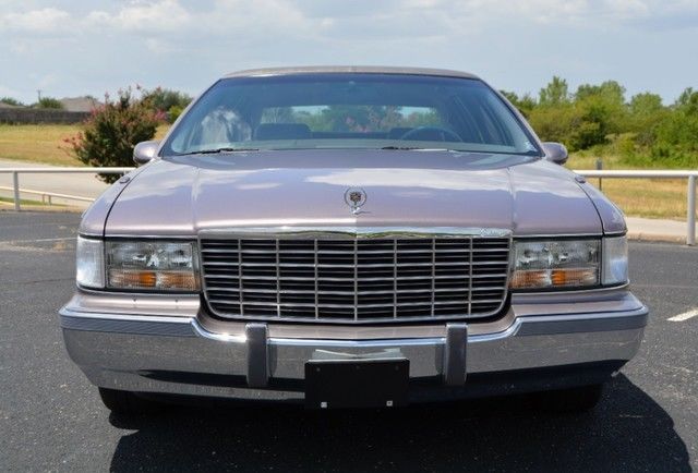 1993 Cadillac Fleetwood Brougham Sedan - photo 3