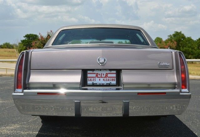 1993 Cadillac Fleetwood Brougham Sedan - photo 4