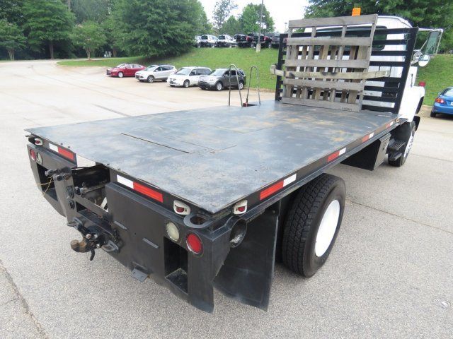 1993 Ford 7000 Flatbed - 192 WB - 35,400lb GVWR 4X4 - photo 11