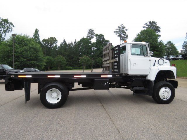 1993 Ford 7000 Flatbed - 192 WB - 35,400lb GVWR 4X4 - photo 12