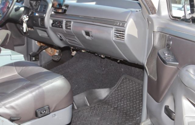 1993 Ford Bronco XLT - photo 10