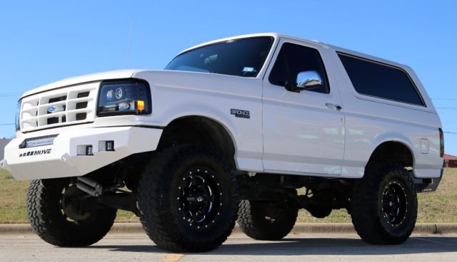 1993 Ford Bronco XLT - photo 2