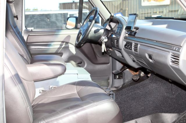 1993 Ford Bronco XLT - photo 9