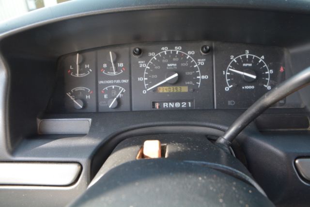1993 Ford Bronco Eddie Bauer Sport Utility 2-Door - photo 10