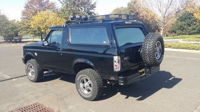 1993 Ford Bronco XLT Custom Sport - photo 4