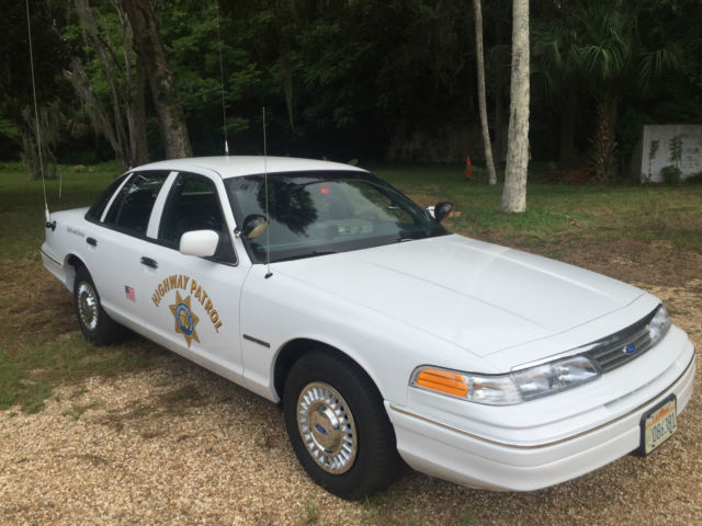 1993 Ford CHP Crown Victoria Slick Top Police Interceptor Sedan 4-Door 4.6L 1993 Ford Crown Victoria