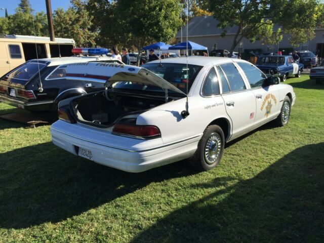 1993 Ford Crown Victoria Police Package Trim - photo 9
