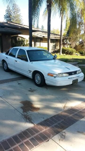 1993 Ford Crown Victoria - photo 2
