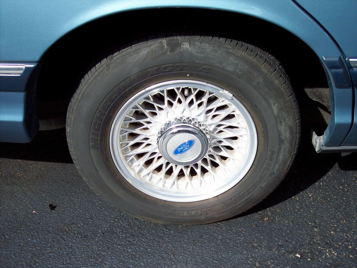 1993 Ford Crown Victoria LX 4Dr Sedan - photo 7