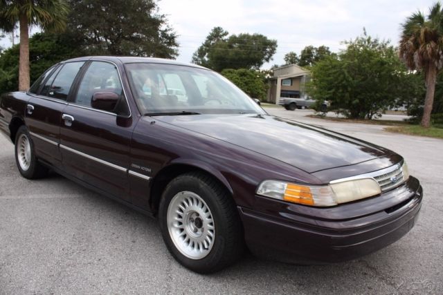 1993 Ford Crown Victoria LX V8 ONLY 54789 MILES IMMACULATE NO RESERVE!! - photo 12
