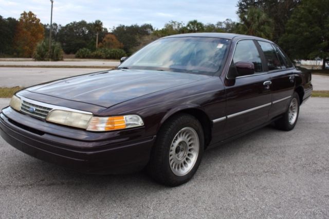1993 Ford Crown Victoria LX V8 ONLY 54789 MILES IMMACULATE NO RESERVE!! - photo 2