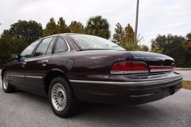 1993 Ford Crown Victoria LX V8 ONLY 54789 MILES IMMACULATE NO RESERVE!! - photo 4