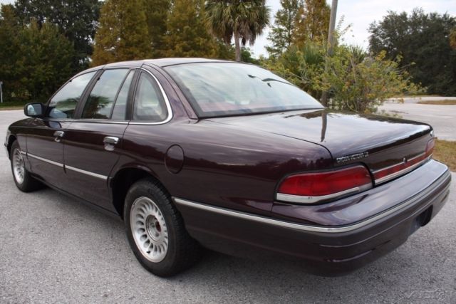 1993 Ford Crown Victoria LX V8 ONLY 54789 MILES IMMACULATE NO RESERVE!! - photo 5
