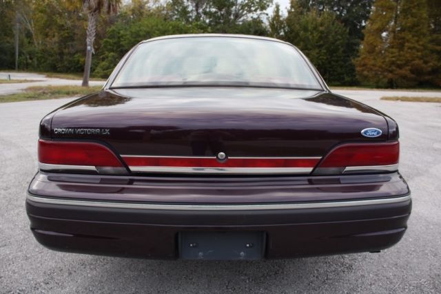 1993 Ford Crown Victoria LX V8 ONLY 54789 MILES IMMACULATE NO RESERVE!! - photo 7