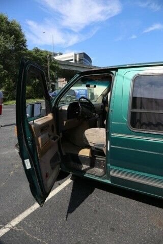 1993 Ford E-Series Van - photo 9