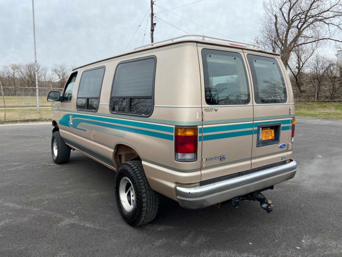1993 Ford E-Series Van XLT - photo 10