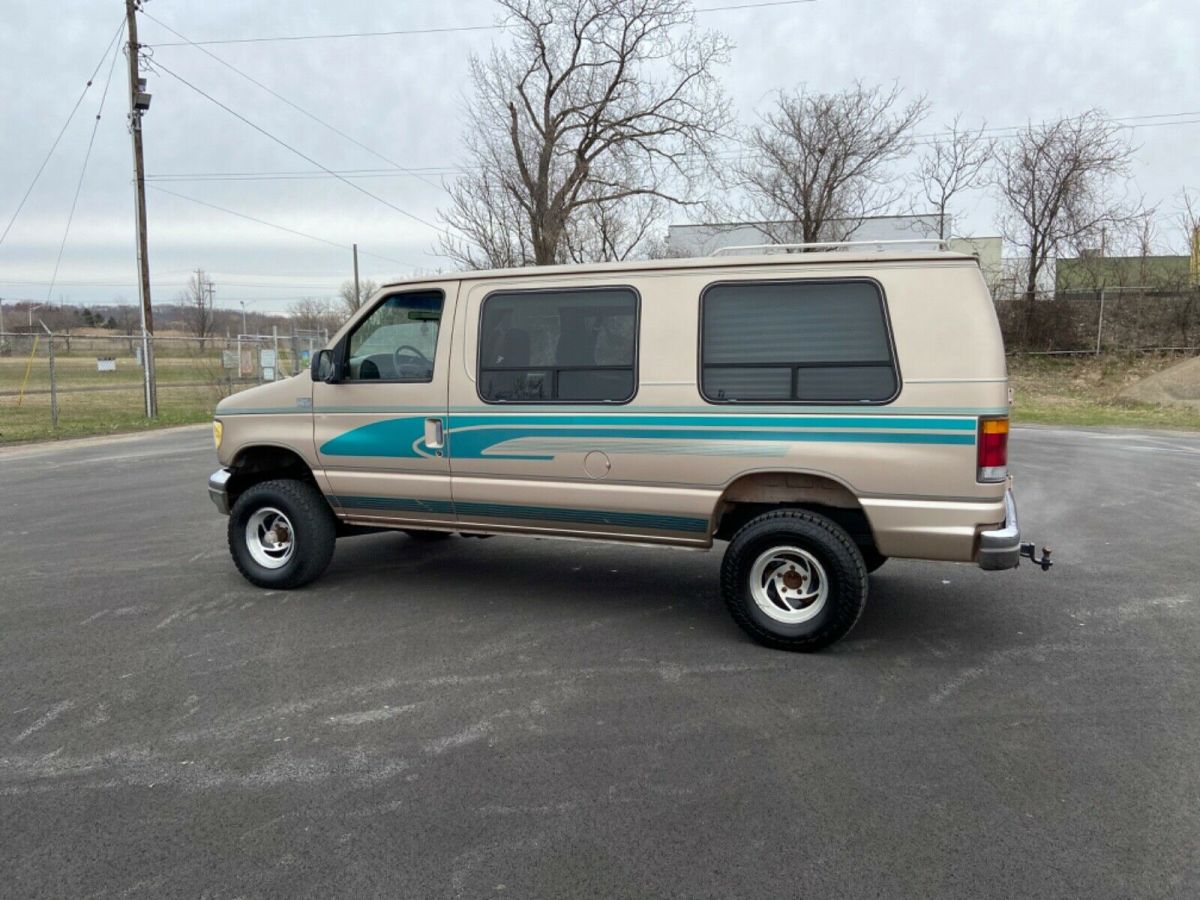 1993 Ford E-Series Van XLT - photo 11