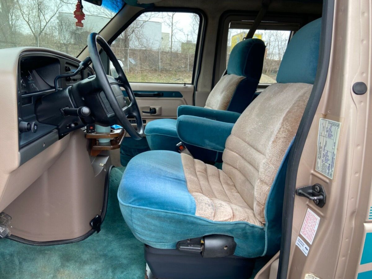 1993 Ford E-Series Van XLT - photo 13