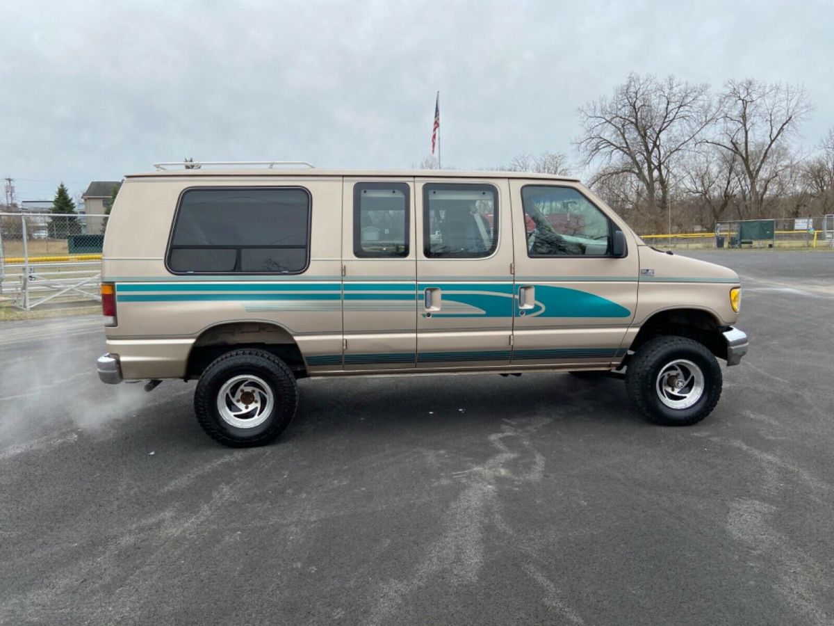 1993 Ford E-Series Van XLT - photo 7