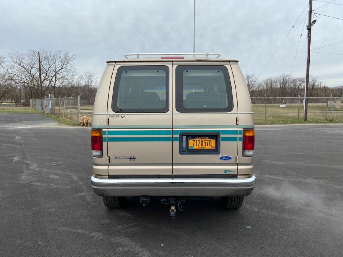 1993 Ford E-Series Van XLT - photo 8