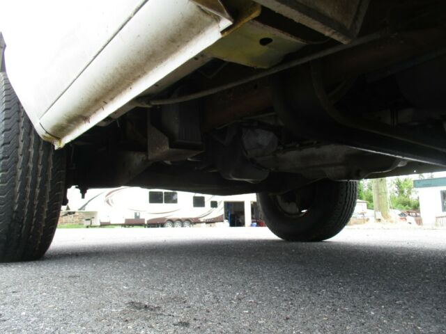 1993 Ford E-Series Van E-250 BOX TRUCK - photo 9
