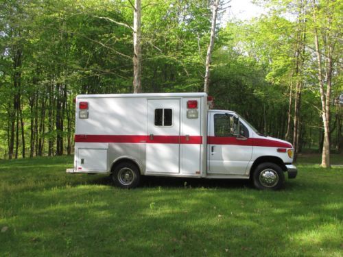 1993 FORD E 350 Ambulance 1993 Ford E-Series Van