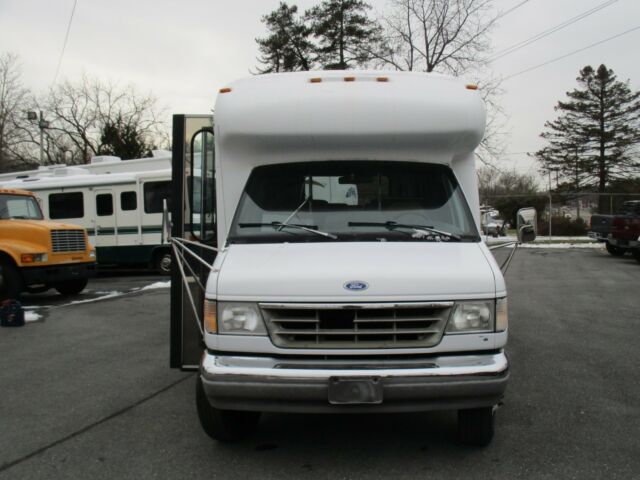 1993 Ford E-Series Van - photo 2