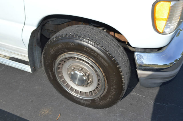 1993 Ford E-Series Van XLT CHATEAU - photo 10