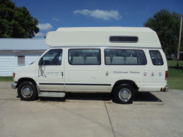 1993 Ford E-Series Van HANDICAP WHEELCHAIR LIFT ACCESSIBLE