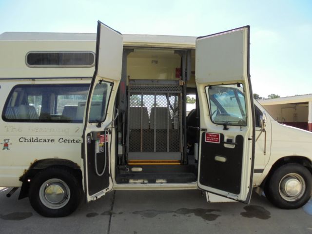 1993 Ford E-Series Van HANDICAP WHEELCHAIR LIFT ACCESSIBLE - photo 11