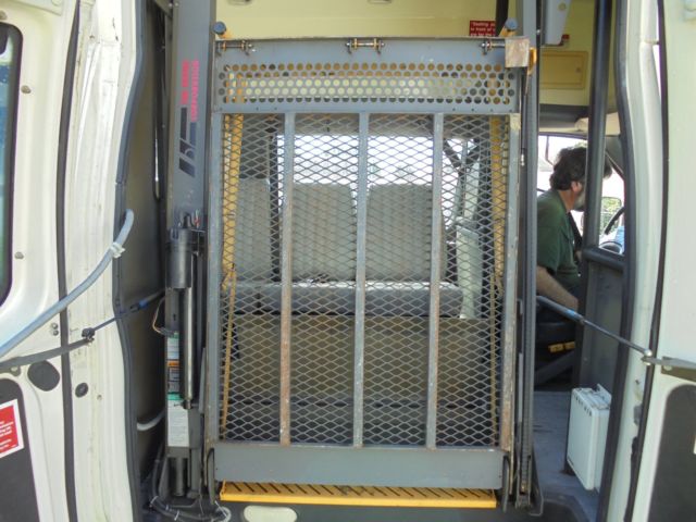 1993 Ford E-Series Van HANDICAP WHEELCHAIR LIFT ACCESSIBLE - photo 13