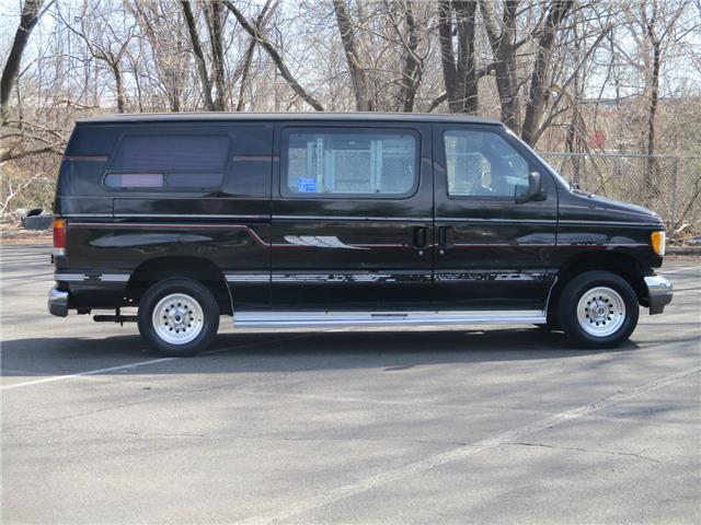 1993 Ford E-Series Van E 150 Van HANDICAP BUS WHEELCHAIR RAMP VAN! - photo 8