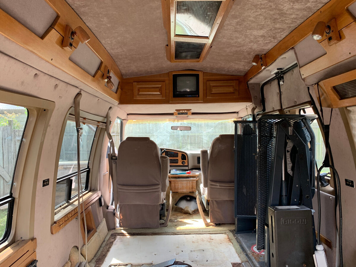 1993 Ford Econoline Van E150 VAN - photo 3