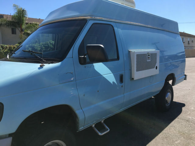 1993 Ford E-Series Van Base Standard Cargo Van 2-Door - photo 2