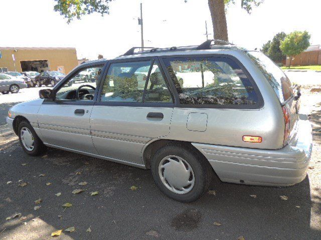 1993 Ford Escort LX - photo 6