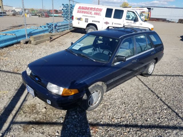 1993 Ford Escort - photo 2