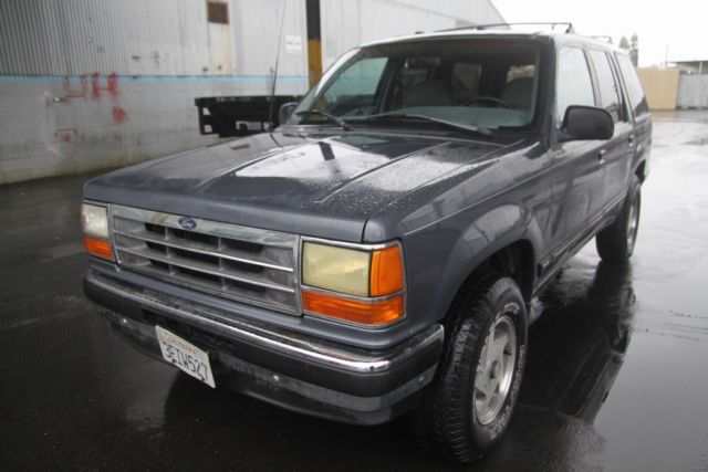 1993 Ford Explorer XLT 4x4 Automatic 6 Cylinder NO RESERVE 1993 Ford Explorer 4x4 Sport Utility 4-Door