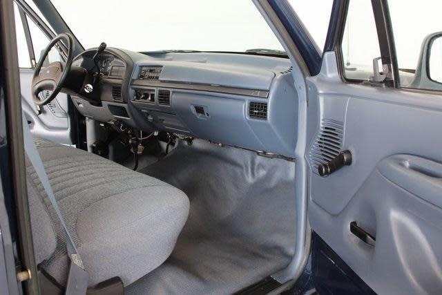 1993 Ford F-150 XL - photo 8