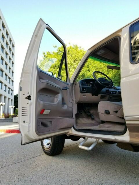 1993 Ford F-150 4WD 82K ORIGINAL MILES 4X4 SHORT BED EXT CAB - photo 11