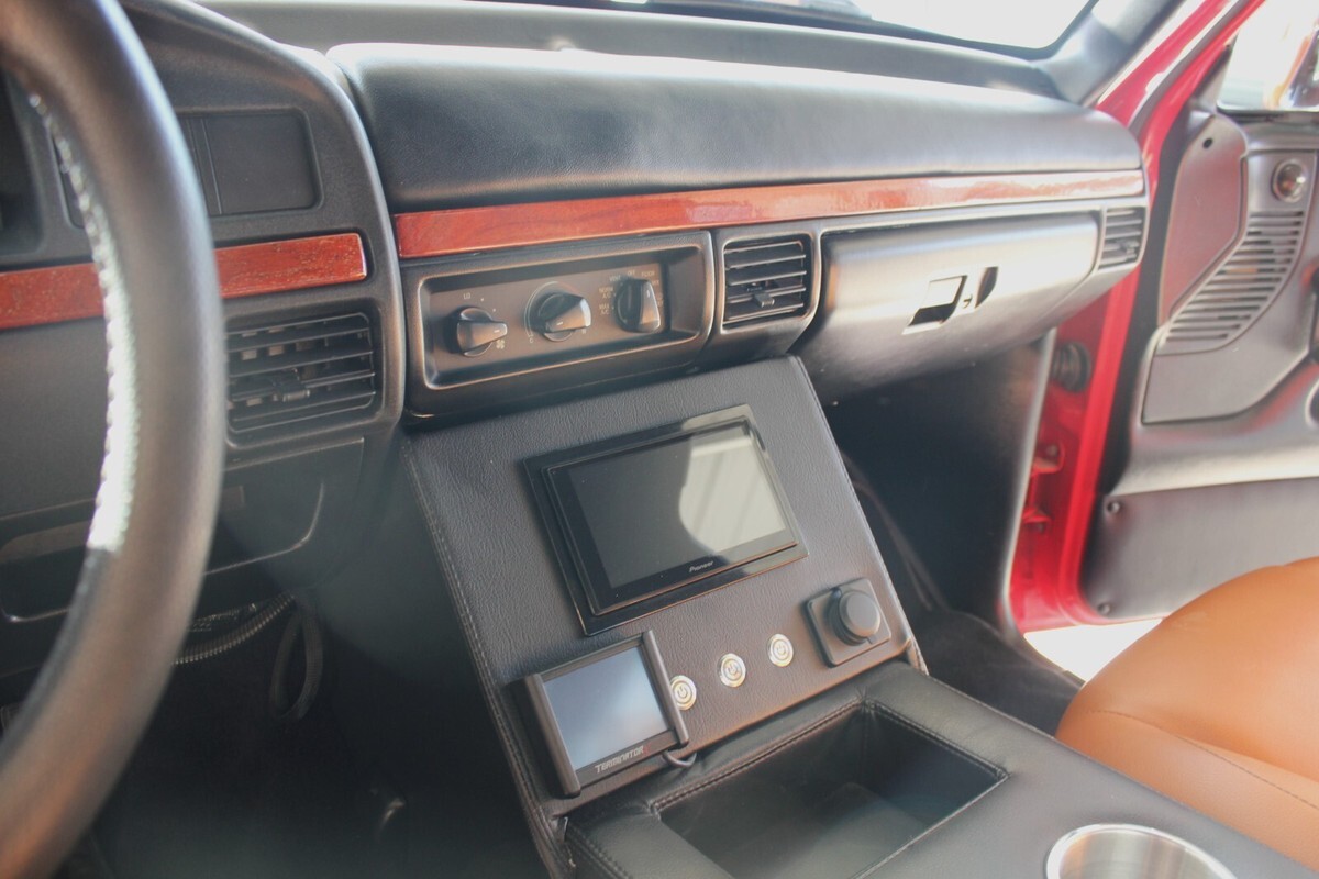 1993 Ford F-150 - OBS - Restomod  - Hot Rod - Sport Truck - photo 11