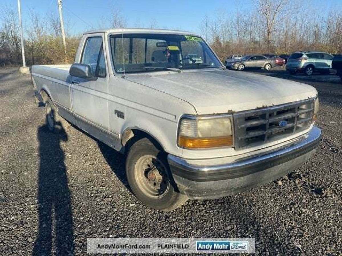 1993 Ford F-150 XL 117 WB