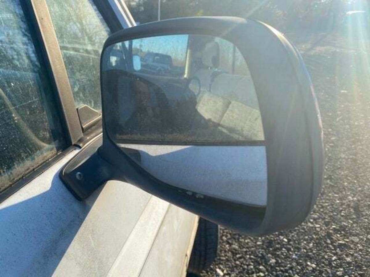 1993 Ford F-150 XL 117 WB - photo 3