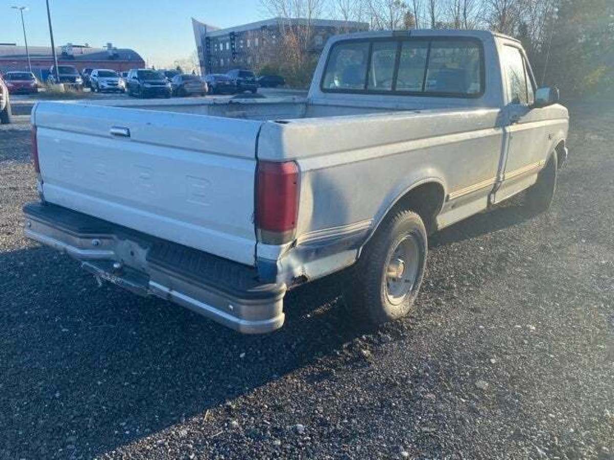 1993 Ford F-150 XL 117 WB - photo 4