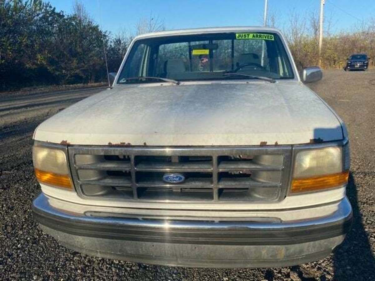 1993 Ford F-150 XL 117 WB - photo 9