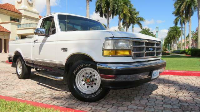 1993 Ford F-150 XLT Short Bed Styleside White XLT Short Bed V8 5.0L Rare Truck! 1993 Ford F-150 XLT Short Bed Styleside
