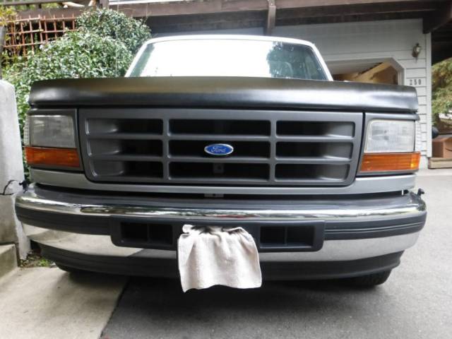 1993 Ford F-150 XLT Standard Cab Pickup 2-Door - photo 4