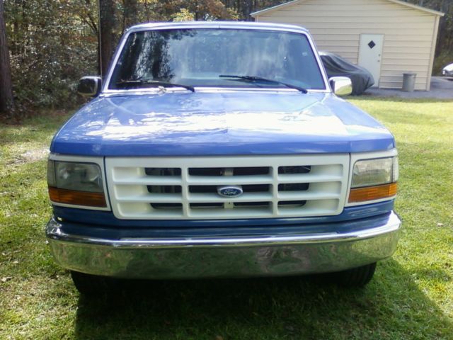1993 Ford F-150 XLT Standard Cab Pickup 2-Door 5.0L 1993 Ford F-150 XLT Special Edition